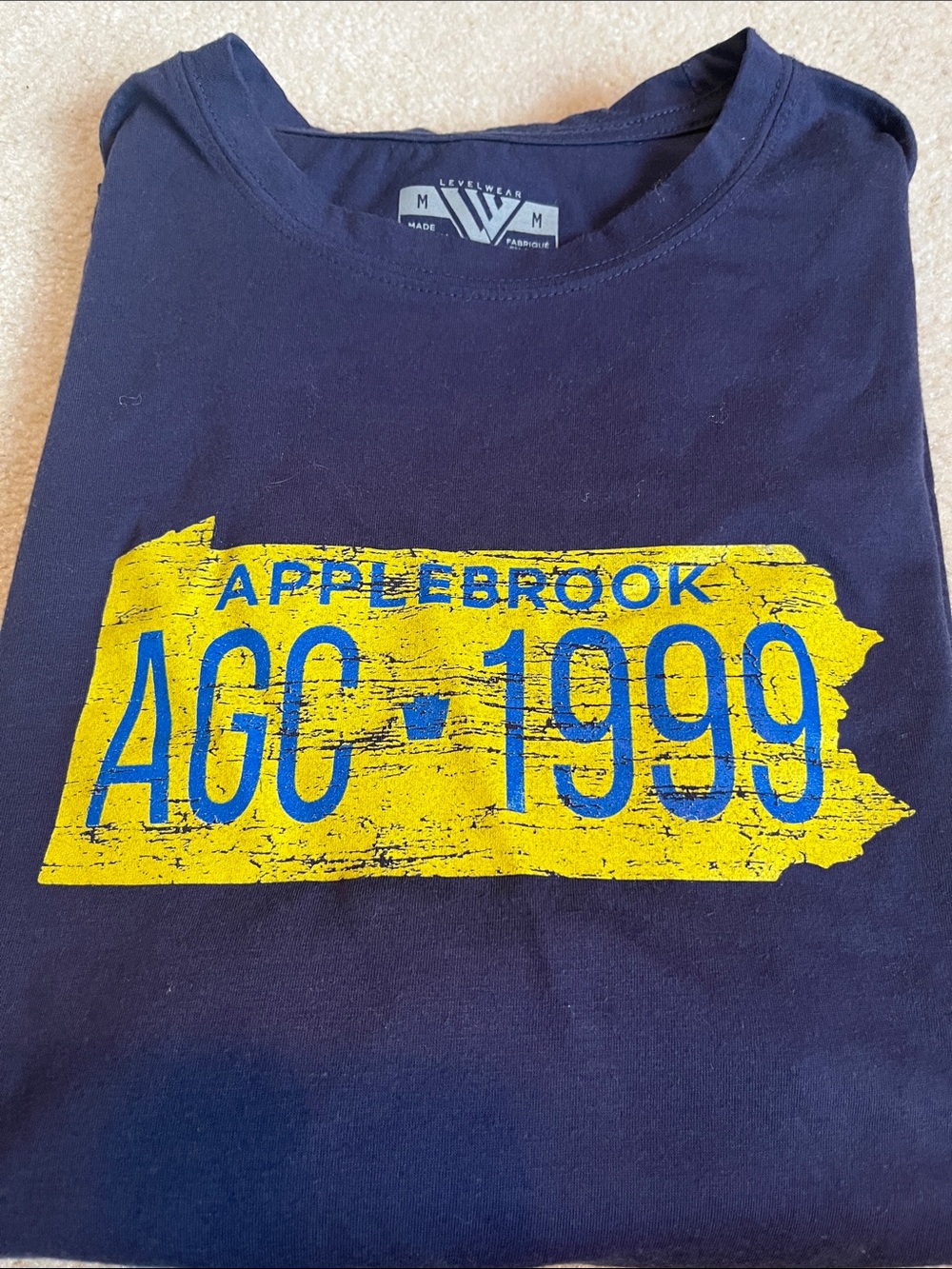 Applebrook GC like new. Navy Graphic T-Shirt - AGC 1999. Medium. Men.
